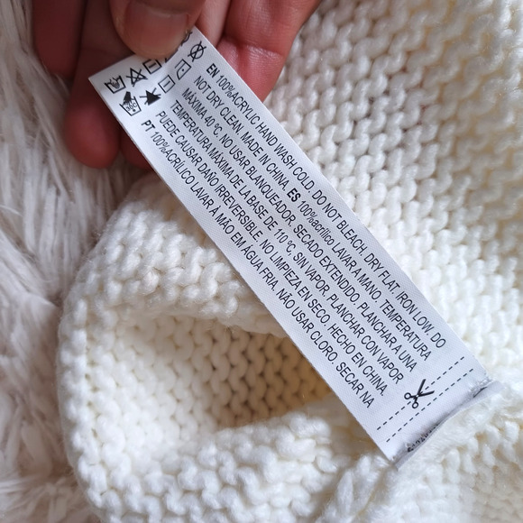 Forever 21 Red Heart Sweater Chunky Knitted Oversized Snow Fall Pullover Size S - Picture 7 of 7